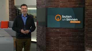 Sportblitz Moderator Jan-Dirk Bruns im Studio von buten un binnen.