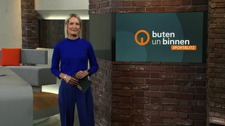 Sportblitz-Moderatorin Janna Betten im Studio von buten un binnen