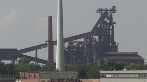 Es ist das Stahlwerk in Bremen zu sehen.