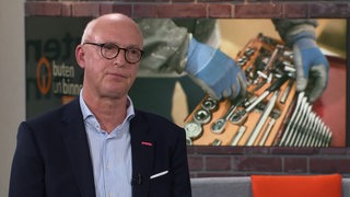 Der Gast Thomas Kurzke im Studio von buten un binnen