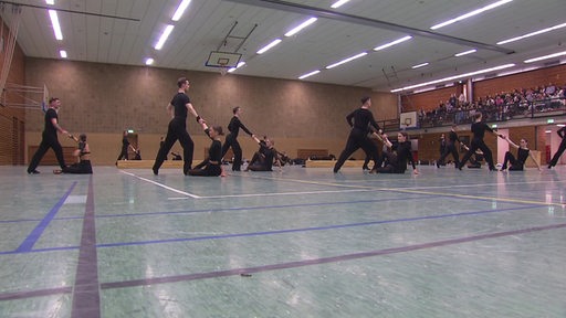 Der Mitglieder des Grün-Gold-Club´s trainieren in einer Halle in Bremen.