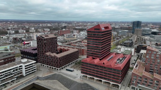 Eine Luftaufnahme der Gebäude am Europahafen in der Überseestadt