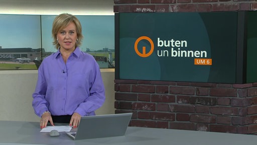 Die Moderatorin Kirsten Rademacher im Studio von buten un binnen