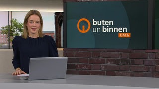 Die Moderatorin Lea Reinhard im Studio von buten un binnen