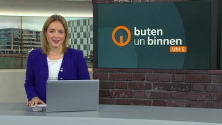 Moderatorin Lea Reinhard im Studio von buten un binnen.