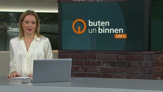 Moderatorin Lea Reinhard im Studio von buten un binnen.