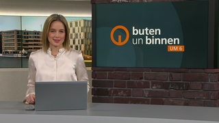 Moderatorin Lea Reinhard im Studio von buten un binnen.