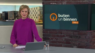 Moderatorin Kirsten Rademacher im Studio von buten un binnen.