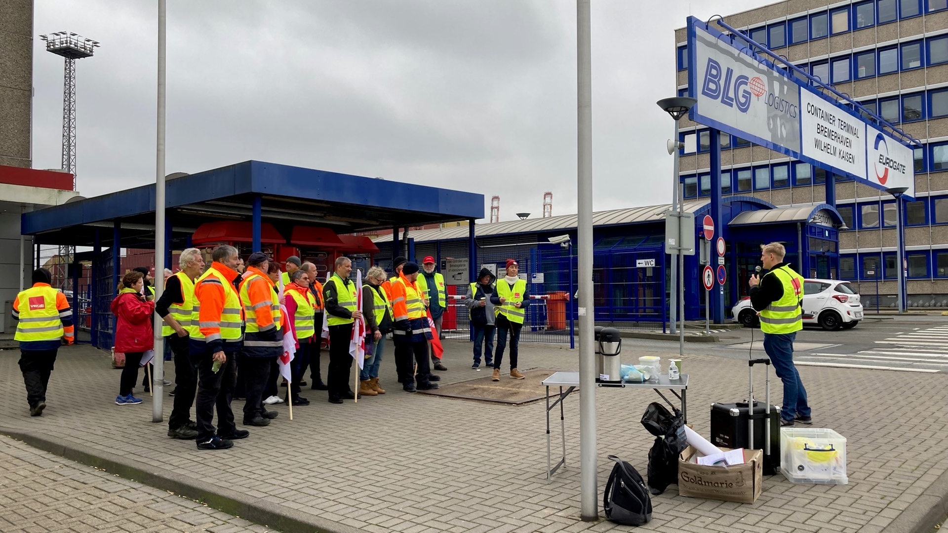 Kontrollen Eingeschränkt: Bremerhavener Hafen-Bewacher Streiken - Buten ...