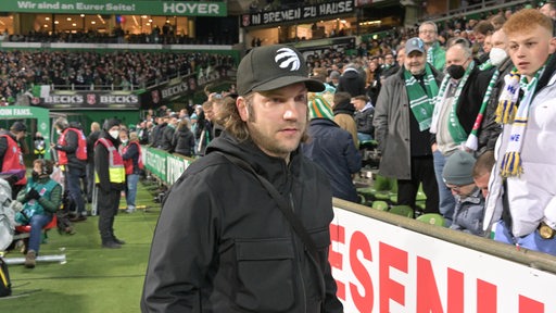 Torsten Frings steht im Weser-Stadion.