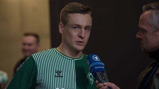 Felix Kroos im Interview mit Axel Pusitzky von Radio Bremen.