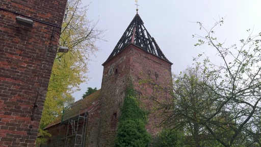 Die Dionysius-Kirche nach einem Brand